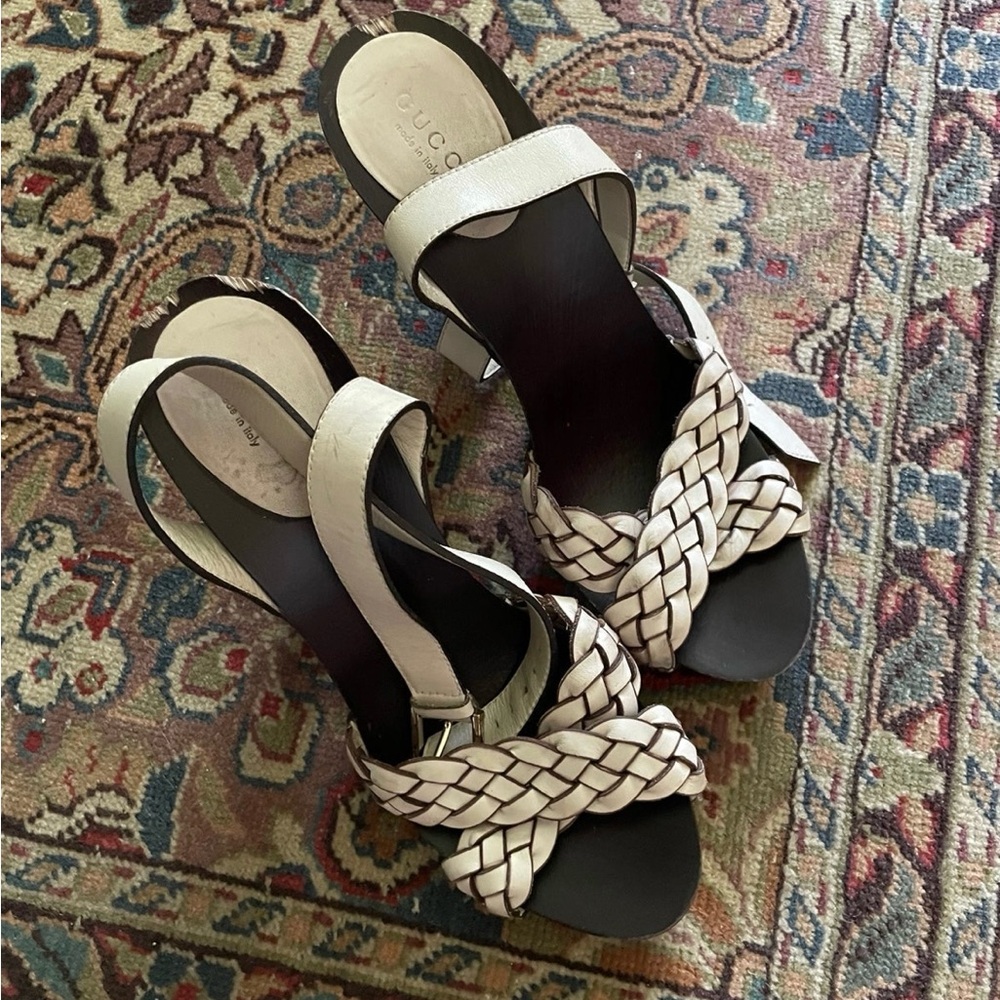 Gucci Cream Woven Sandals Size 7.5